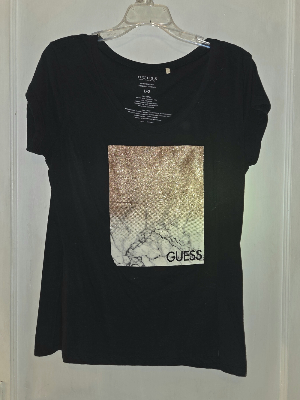 Guess women's graphic t-shirt